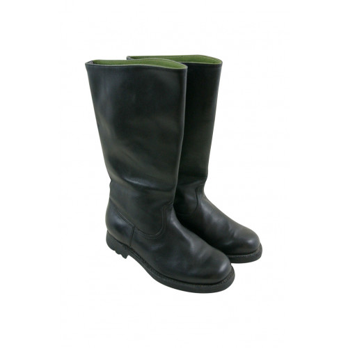 Men classical black leather boots